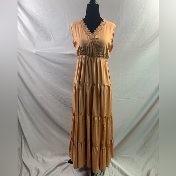 Boho Lace Trim Layered Hem Dress. - Picture 7 of 7